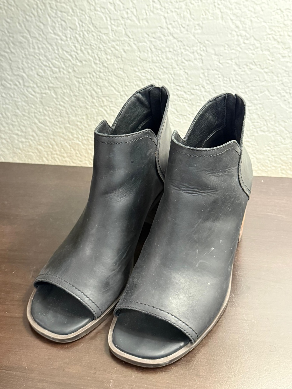 Lucky Brand Black Leather Peep Toe Ankle Booties Block Heel Size EU 40 US 9M